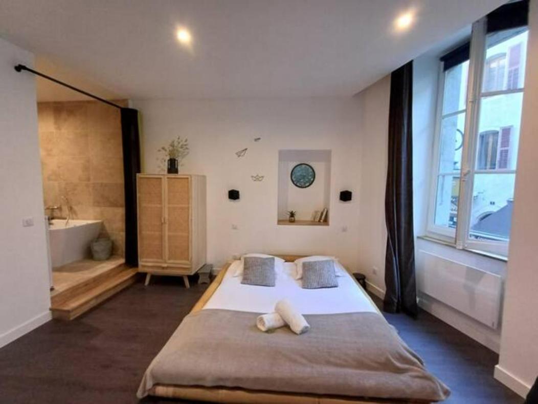 Le Sainte Claire - Majord'Home Annecy Centre Kültér fotó